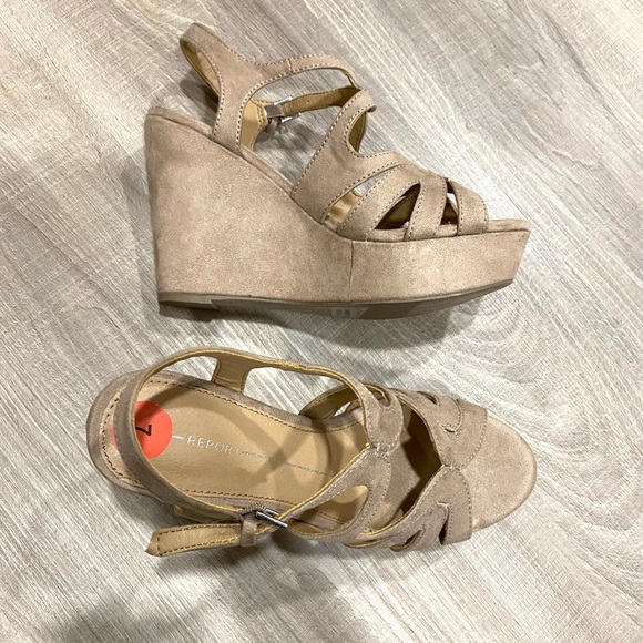 Report Womens Wedges - Picture 2 of 11